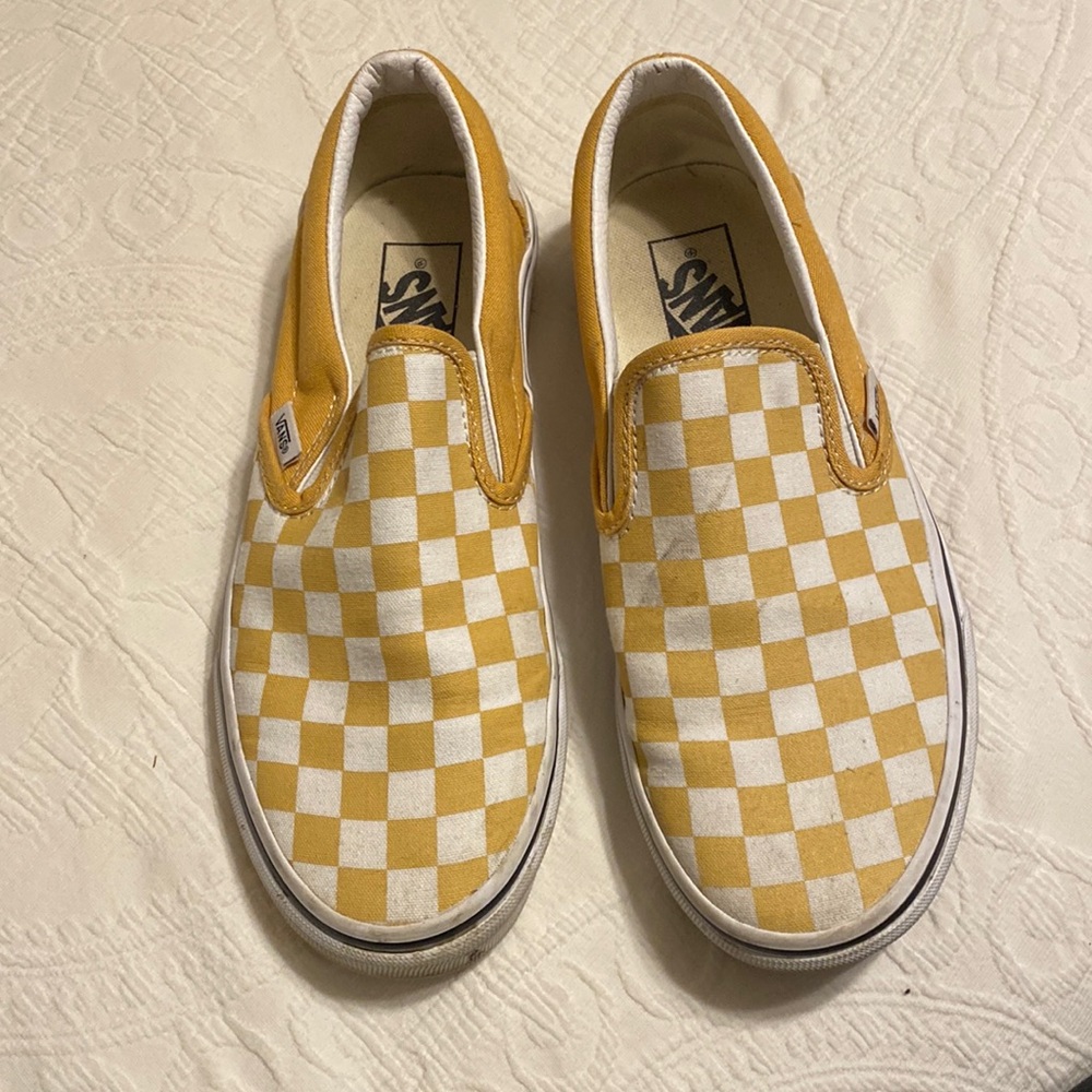 Yellowed checkered vans